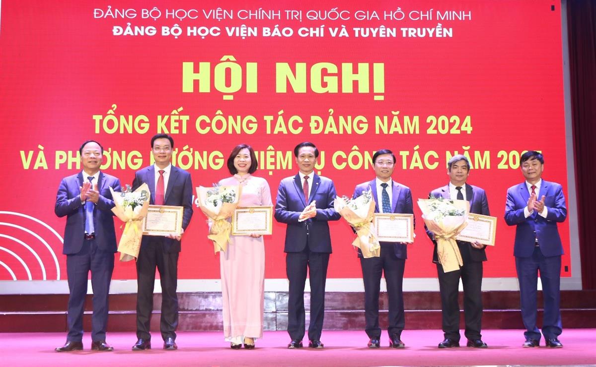 Hội nghị tổng kết công tác Đảng năm 2024 và phương hướng, nhiệm vụ công tác năm 2025